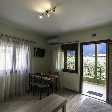Albatros Apartments Скала Потамияс Екстериор снимка